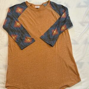 Women’s LuLaRoe Shirt Medium